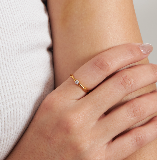 Regal Ray Solitaire Ring