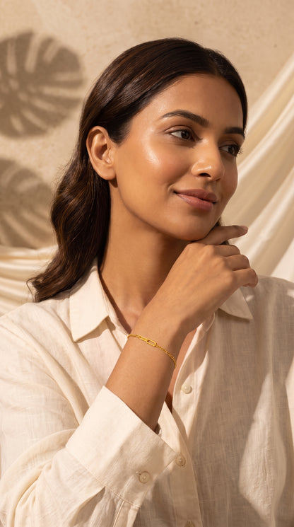 Minimal Interlocked Bracelet