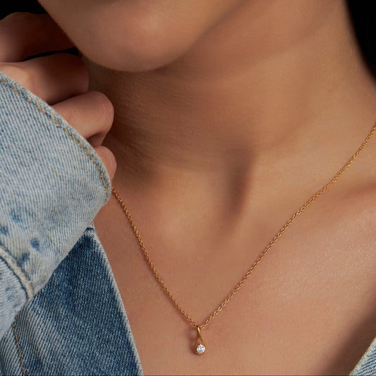 Ethereal Brilliance Solitaire Pendant (With Chain)