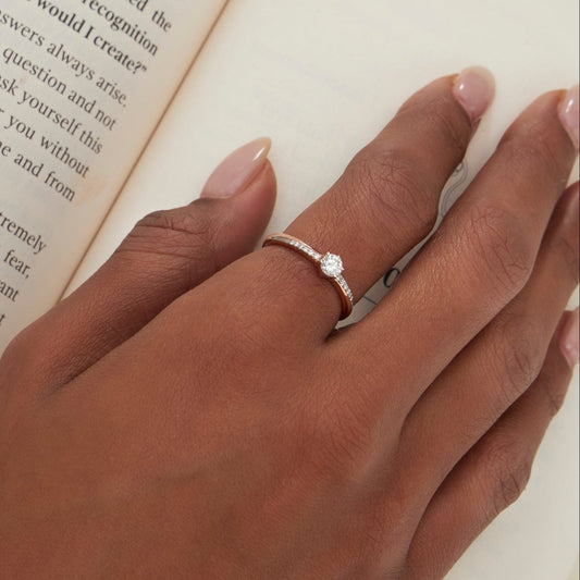 Dazzling Crest Solitaire Ring