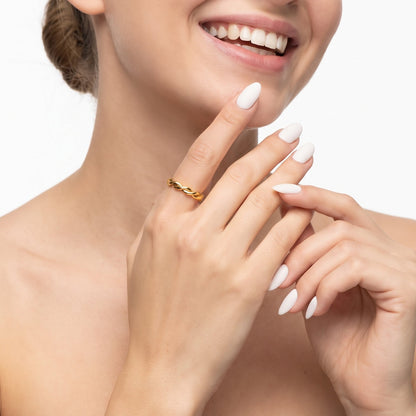 Twist and Turn Rope Ring