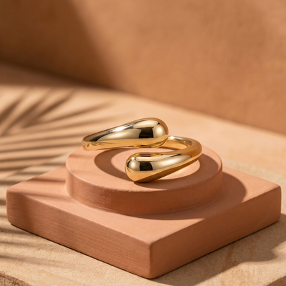 Tender Embrace Band Ring